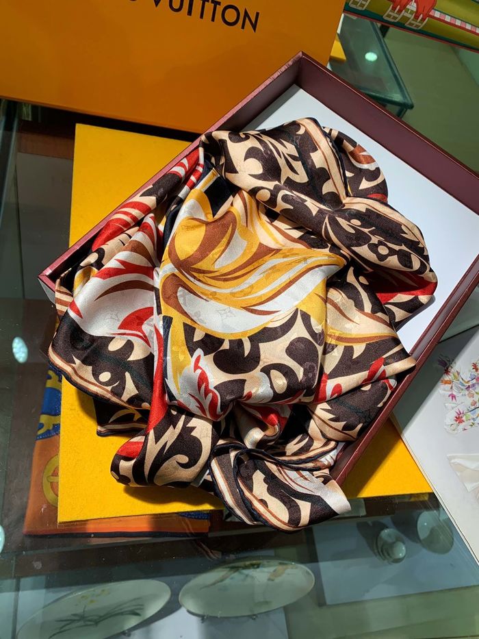 Louis Vuitton Scarf LVS00154